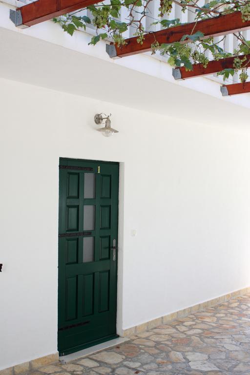 Apartments Vila Oksana Mimice Szoba fotó