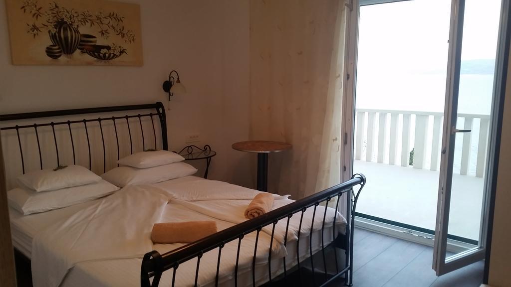 Apartments Vila Oksana Mimice Kültér fotó